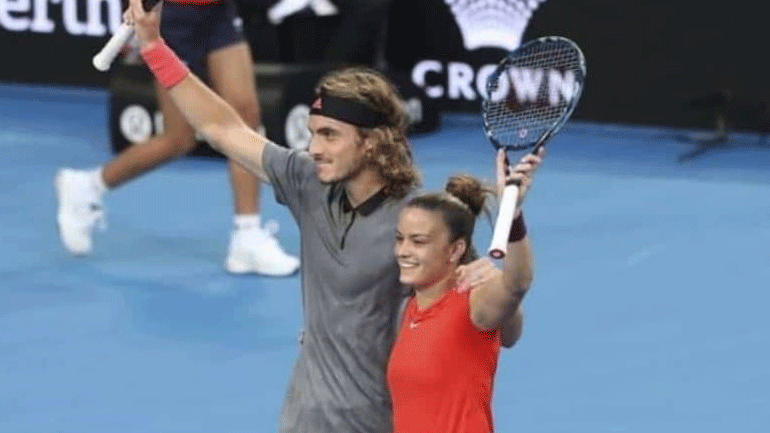 Σάκκαρη για Τσιτσιπά: «Ιδρώνει πολύ και πάει ν’ αλλάξει»