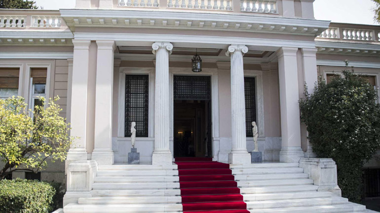 Η εκδοχή του Μαξίμου για το φιάσκο με τον Ευάγγελο Αποστολάκη