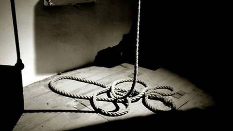 Λαμία: 30χρονος βρέθηκε κρεμασμένος σε σπίτι φίλου του Λαμία: 30χρονος βρέθηκε κρεμασμένος σε σπίτι φίλου του