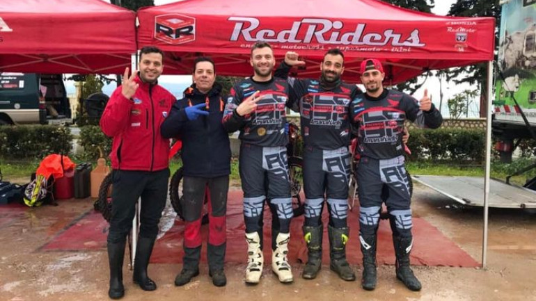 Η προηγούμενη ομάδα του με μοτοσικλέτες της Honda.