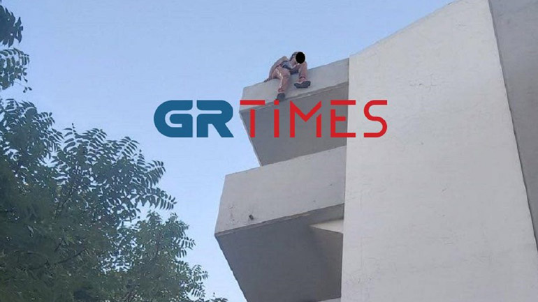 Κερατσίνι: 19χρονη απειλούσε να πέσει από ταράτσα σούπερ μάρκετ