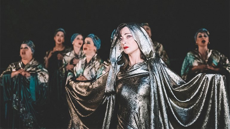 Η «Ελένη» σε σκηνοθεσία Βασίλη Παπαβασιλείου κατεβαίνει στην Αθήνα