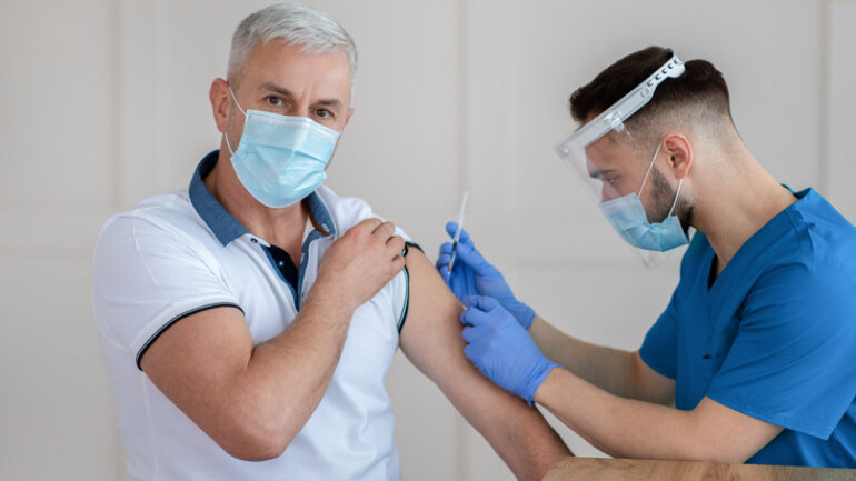 Εμβόλια για COVID-19 και ανδρική γονιμότητα: Τι πραγματικά ισχύει;