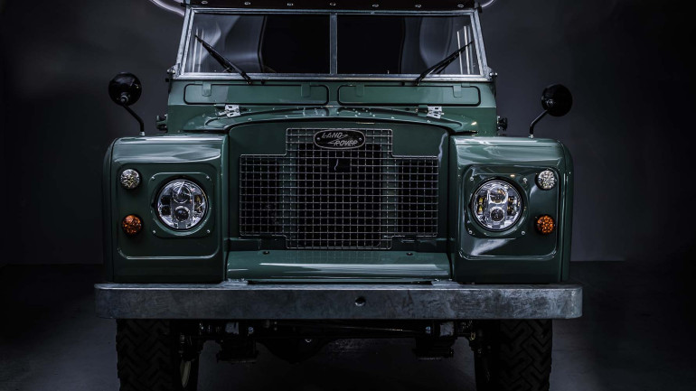 Φωτιστικά σώματα LED και θερμική κάλυψη στις μπαταρίες.