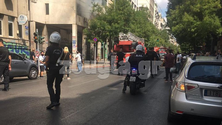 Τέθηκε υπό έλεγχο η φωτιά σε κτήριο στην 23η Σεπτεμβρίου στην Αθήνα – Απεγκλωβίστηκαν τρεις άνθρωποι
