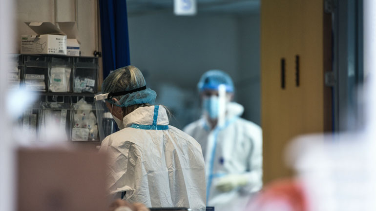 Τροπολογία υπ. Υγείας: Όποιος υγειονομικός με αναστολή προσέλθει για εμβολιασμό μπορεί να επιστρέψει στην εργασία του