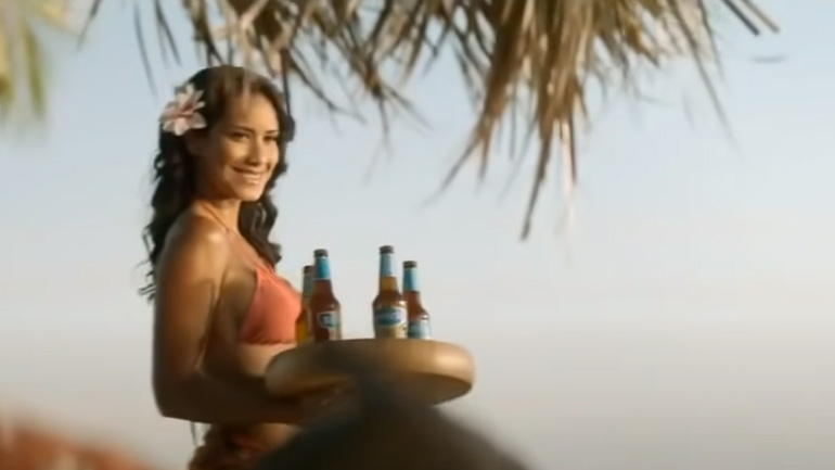 Διαφήμιση με τους 2Pac, Elvis, Marilyn, Bruce Lee, Lennon και Cobain