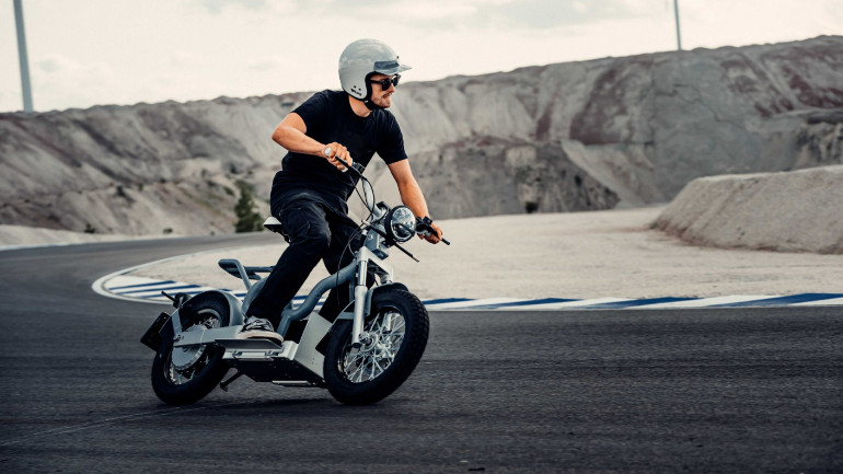 Το ηλεκτρικό scooter που μπορείς να μετατρέψεις σε ότι θέλεις