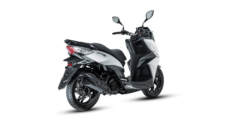 Το JET14 125 είναι διαθέσιμο σε πέντε διαφορετικούς χρωματισμούς.