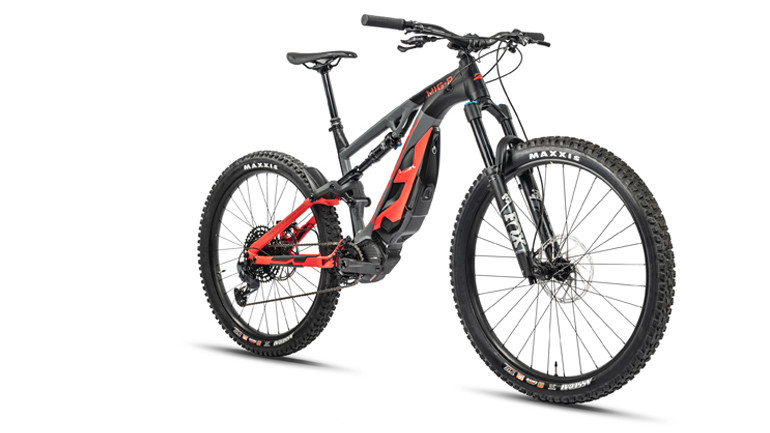 Η μπαταρία είναι αποσπώμενη, ενώ οι τροχοί είναι της Mavic με ελαστικά της Maxxis.