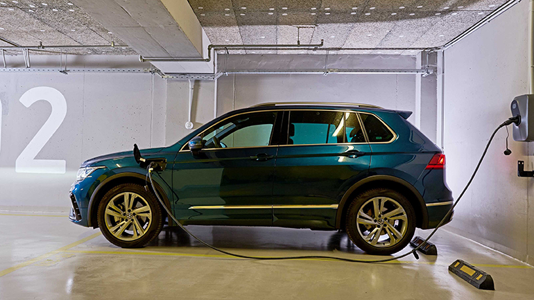 COSMOTE: Νέα εταιρικά οχήματα φιλικά στο περιβάλλον