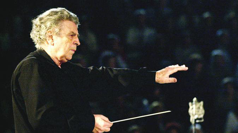 Deutsche Welle: «Με ποίηση απέναντι στους δαίμονες κάθε δικτατορίας»