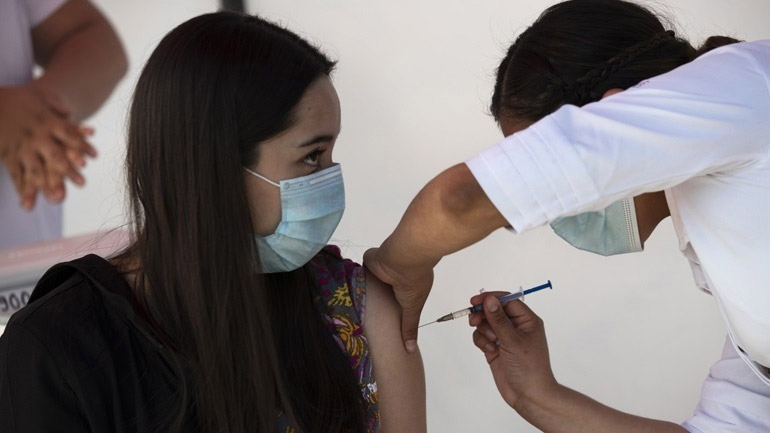 Βρετανία: Κατά του εμβολιασμού υγιών παιδιών 12-15 ετών η σύσταση των συμβούλων εμβολιασμών