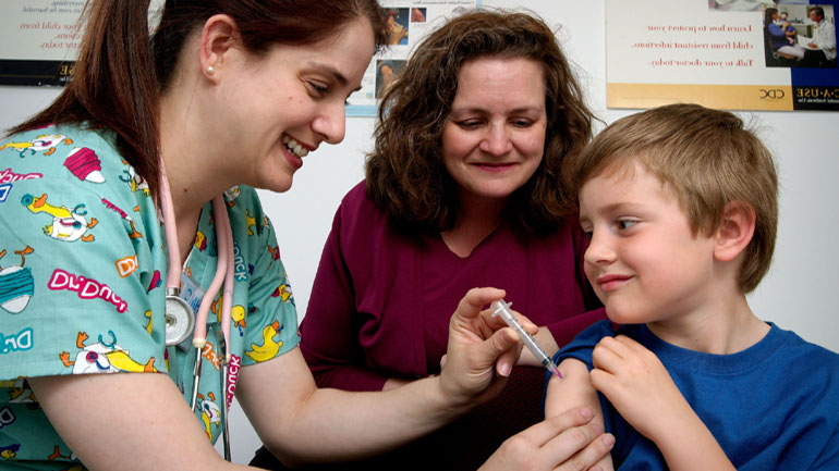 Βρετανία: Μπλόκο της αρμόδιας επιτροπής, για εμβολιασμούς κατά του Covid σε υγιή παιδιά