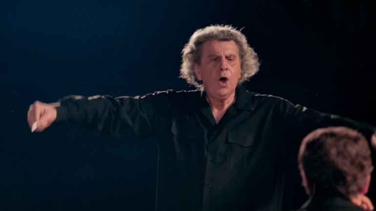 Σε λαϊκό προσκύνημα η σορός του Μίκη Θεοδωράκη