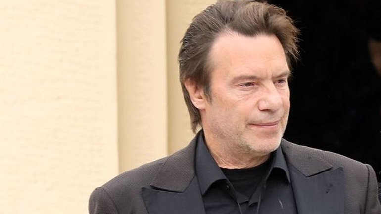 Στράτος Τζώρτζογλου: «Έχανα τα μαλλιά μου, είχε γεμίσει σπυριά το κεφάλι μου»