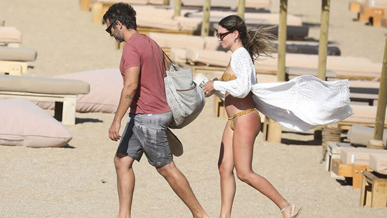 Αθηνά Οικονομάκου – Φίλιππος Μιχόπουλος: Διακοπές στη Μύκονο για το ερωτευμένο ζευγάρι