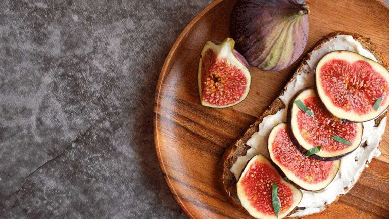 Healthy πραλίνες σοκολάτας με φουντούκια & αποξηραμένα σύκα