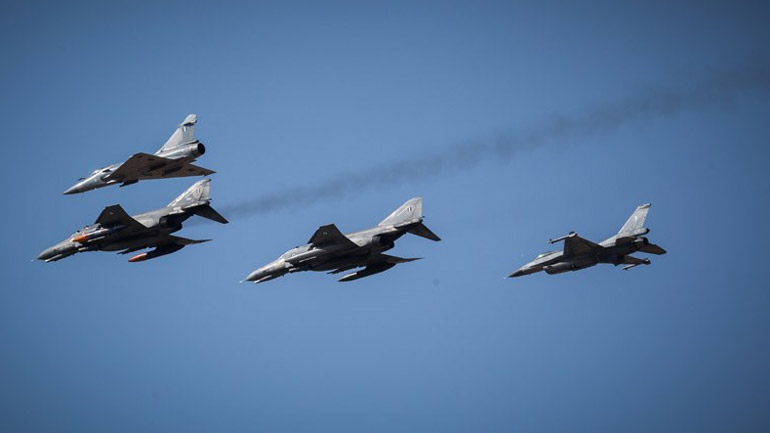 Τα ελληνικά Rafale και το σμήνος «Patrouille de France» θα πετάξουν πάνω από την Ακρόπολη