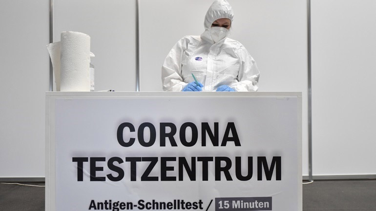 Περισσότερα από 6.700 νέα περιστατικά κορωνοϊού στη Γερμανία