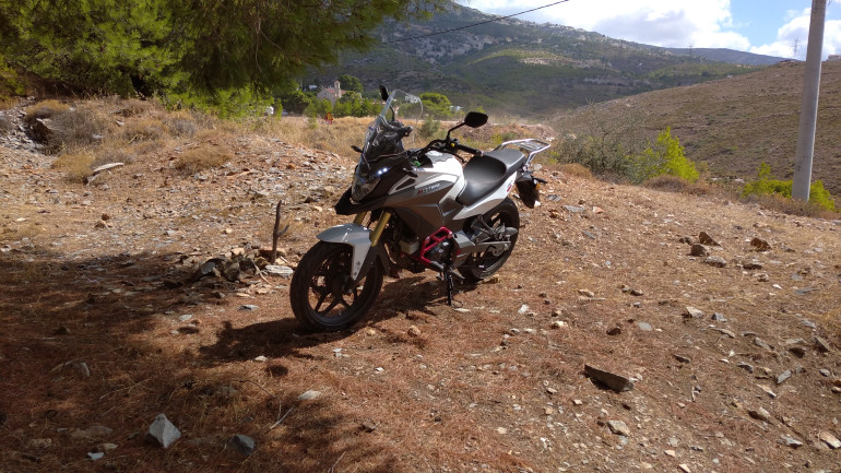 Η ζελατίνα εμπρός ρυθμίζεται σε δύο θέσεις.