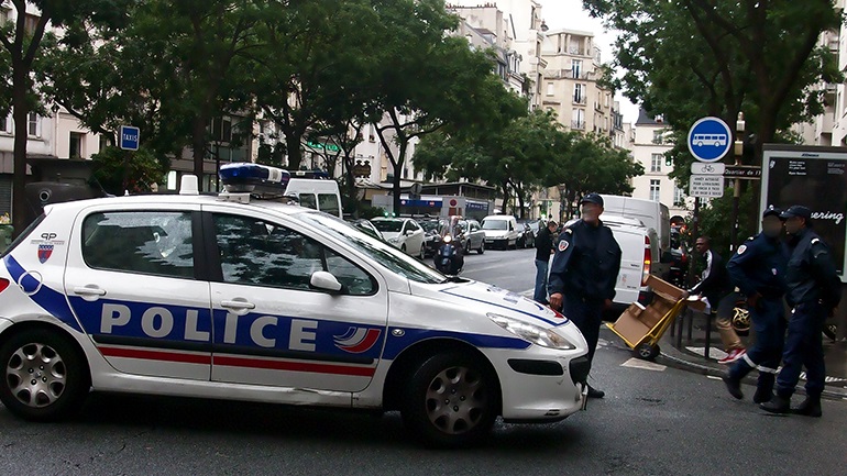 «Κωσταλέξι» στη Γαλλία – 25χρονη έμεινε αιχμάλωτη επί τρία χρόνια από την οικογένεια της