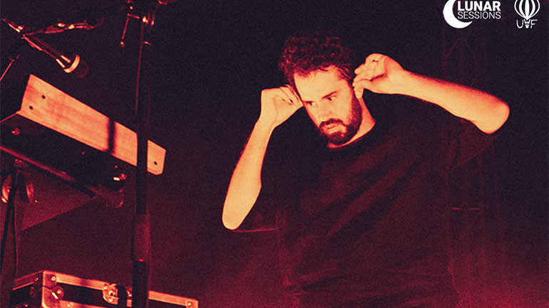 Theodore midnight live στο Lunar Space