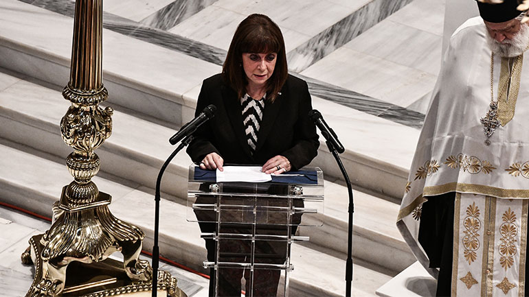 Κ. Σακελλαροπούλου: Αποχαιρετούμε όλοι μαζί τον Έλληνα και Οικουμενικό, Πατριώτη και Διεθνή, Μίκη Θεοδωράκη