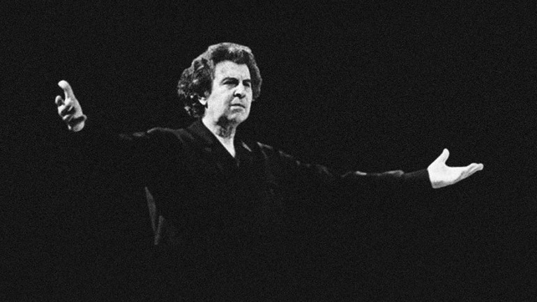 Ομόφωνο ψήφισμα του Δημοτικού Συμβουλίου Πειραιά για τον Μίκη Θεοδωράκη