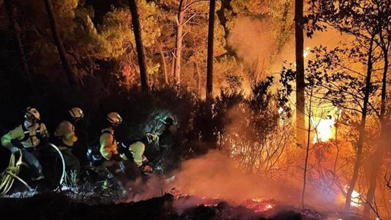 Ισπανία: Πεντακόσιοι άνθρωποι εγκατέλειψαν τις εστίες τους λόγω πυρκαγιάς στο νότιο τμήμα της χώρας