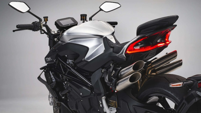 Αξεπέραστος ο σχεδιασμός του συστήματος εξατμίσεων του Brutale!