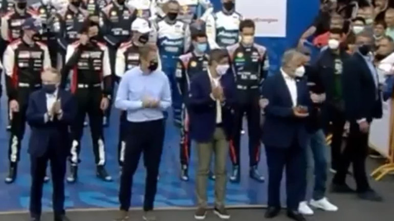 Viral το βίντεο με την απομάκρυνση του περιφερειάρχη Γιώργου Πατούλη στο Ράλι Ακρόπολις