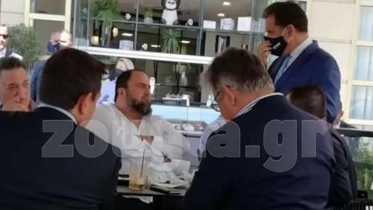 Όταν ο Άδωνις παρακολουθεί ευλαβικά τις οδηγίες του …Capo