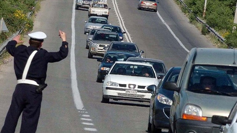 Το οικονομικό κόστος των τροχαίων δυστυχημάτων στην Ελλάδα εκτιμάται στα 2,4 δισ. ευρώ ετησίως Το οικονομικό κόστος των τροχαίων δυστυχημάτων στην Ελλάδα εκτιμάται στα 2,4 δισ. ευρώ ετησίως