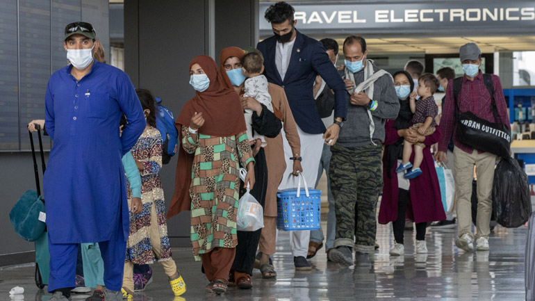 ΗΠΑ: Διακόπηκαν προσωρινά οι αφίξεις Αφγανών προσφύγων – Εντοπίστηκαν τέσσερα περιστατικά ιλαράς