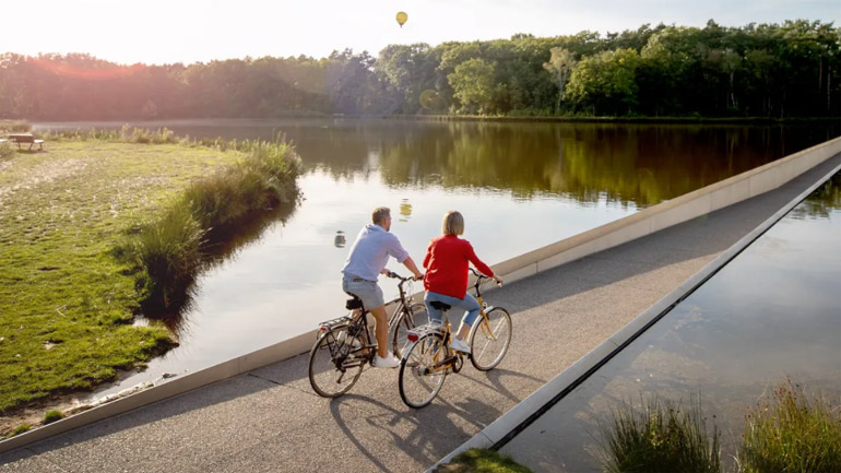 Βρυξέλλες: Πέταξαν σε λίμνη όπλα, ποδήλατα και… χρηματοκιβώτια
