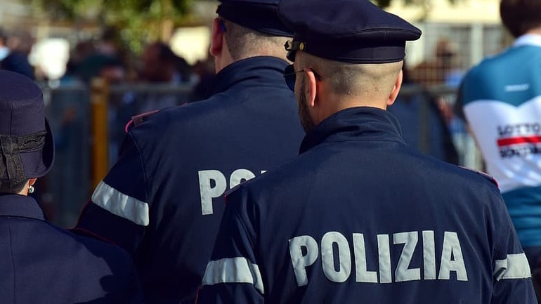 Ιταλία: Μαχαίρωσε πέντε ανθρώπους όταν του ζήτησαν το εισιτήριο του λεωφορείου – Σε σοβαρή κατάσταση ένα παιδί