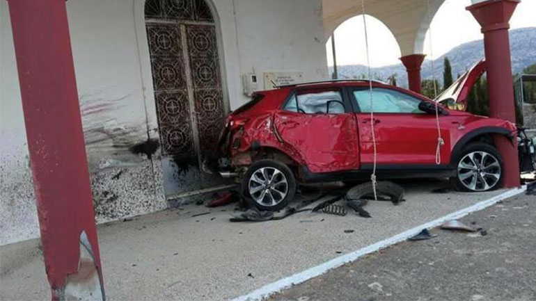 Λασίθι: Έπεσε με το αυτοκίνητο σε εκκλησία