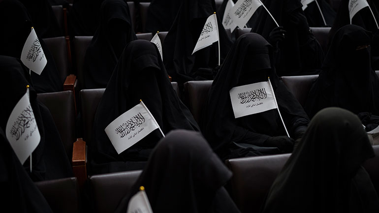 Αφγανιστάν: Συγκέντρωση γυναικών υπέρ των Ταλιμπάν σε πανεπιστήμιο της Καμπούλ