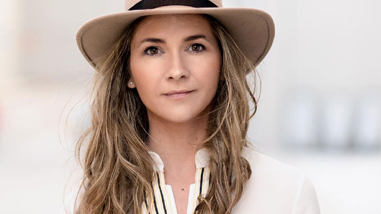 «Μια μεγάλη κλειστή θάλασσα» της Βασιλικής Καρακώστα στα Πανοραμικά Σκαλιά του ΚΠΙΣΝ