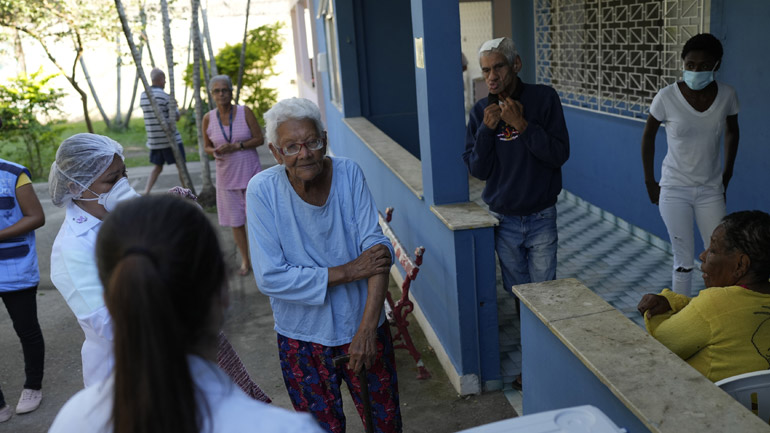 Covid-19: Περισσότεροι από 587.000 οι νεκροί στη Βραζιλία
