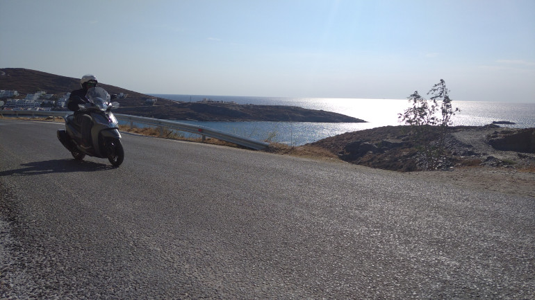 Πανέμορφο το σκηνικό των Κυκλάδων ιδιαίτερα τον Σεπτέμβριο.