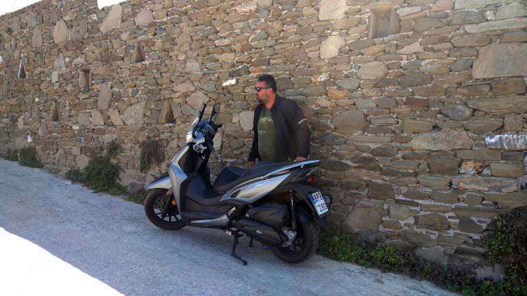 Ιδανικές διαστάσεις τόσο για κίνηση στην πόλη όσο και για μικρά ταξίδια στα νησιά μας.