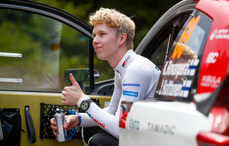 Απλός, μετρημένος και πάντοτε χαμογελαστός ο Kalle.