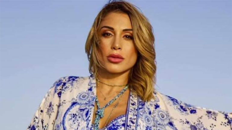 Η  Μαρία Καρλάκη υπογράφει στιχουργικά στα τουρκικά το νέο της τραγούδι που κυκλοφορεί στην Αμερική