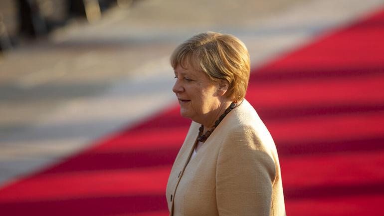 Γερμανία: Σεβασμός στο πρόσωπο της Μέρκελ δείχνει πανευρωπαϊκή δημοσκόπηση