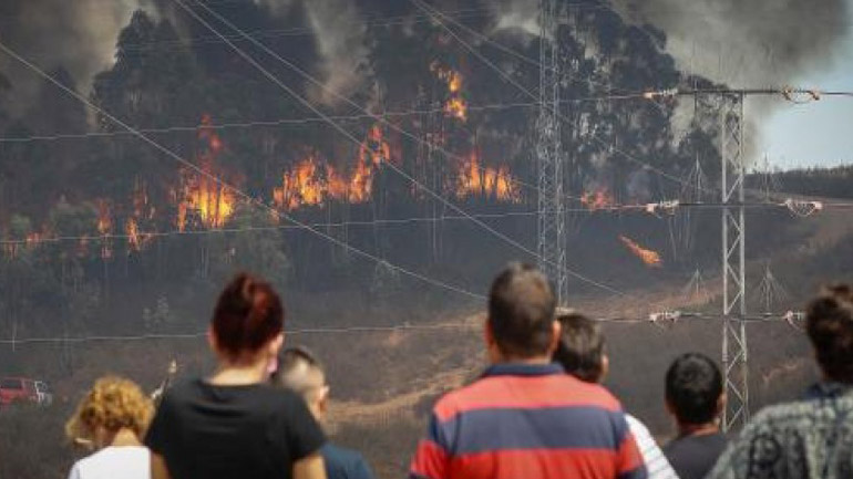 Υπό έλεγχο με τη βοήθεια της βροχής η μεγάλη δασική πυρκαγιά στην Ανδαλουσία