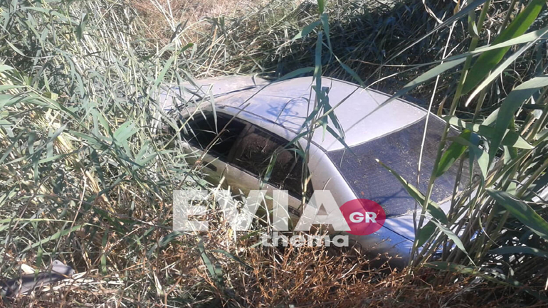 Εύβοια: ΙΧ βρέθηκε μέσα σε χαντάκι στον κόμβο της Ερέτριας