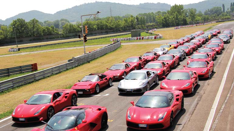 Ο Πειραιάς θα «πλημμυρίσει» από Ferrari Ο Πειραιάς θα «πλημμυρίσει» από Ferrari