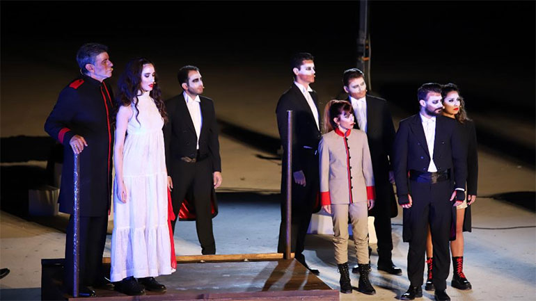 Τρεις τελευταίες παραστάσεις για το έργο «Οθέλλος» με τον Γιάννη Μπέζο